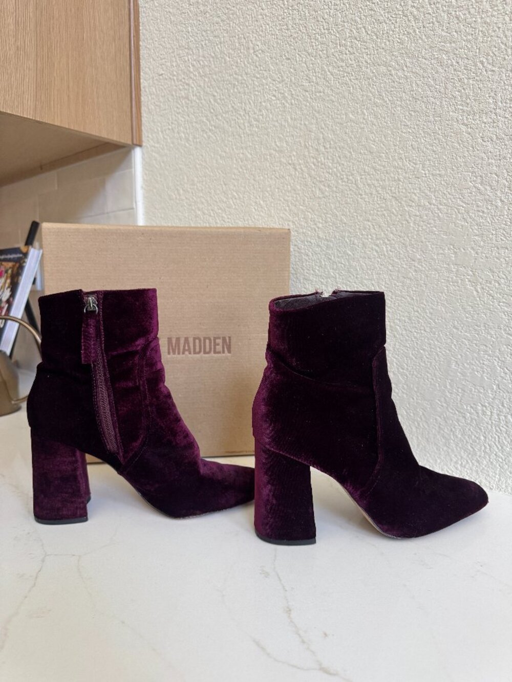 Steve Madden Burgundy Velvet Block Heel Ankle Booties | Size 8.5 🍷